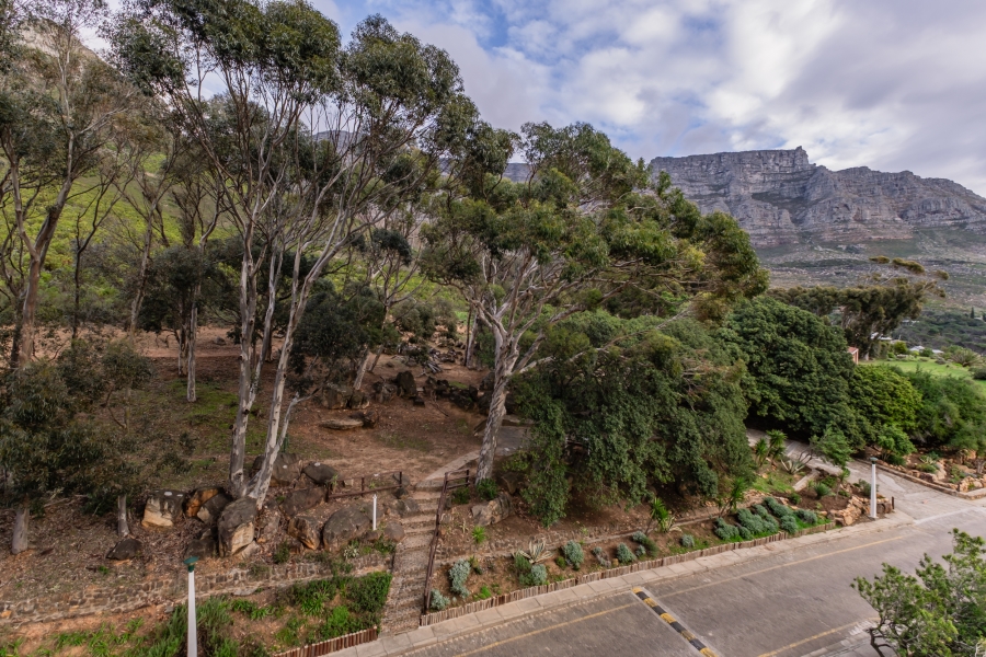 3 Bedroom Property for Sale in Vredehoek Western Cape